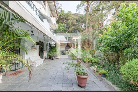 Casa à venda com 4 quartos, 449m² em Chácara Monte Alegre, São Paulo