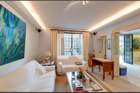 Casa à venda com 4 quartos, 449m² em Chácara Monte Alegre, São Paulo