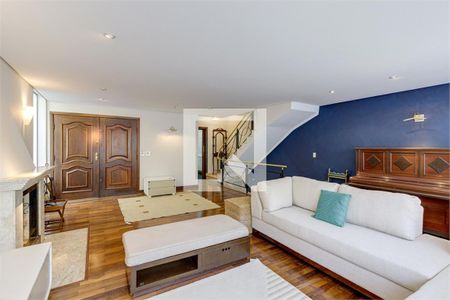 Casa à venda com 3 quartos, 230m² em Chácara Monte Alegre, São Paulo