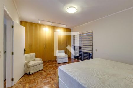 Casa à venda com 3 quartos, 230m² em Chácara Monte Alegre, São Paulo