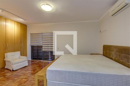 Casa à venda com 3 quartos, 230m² em Chácara Monte Alegre, São Paulo
