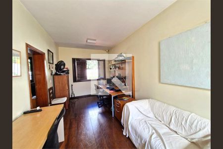 Casa à venda com 4 quartos, 226m² em Granja Julieta, São Paulo