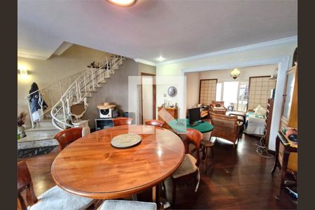 Casa à venda com 4 quartos, 226m² em Granja Julieta, São Paulo