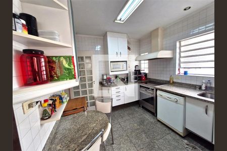 Casa à venda com 4 quartos, 226m² em Granja Julieta, São Paulo