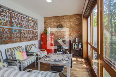 Casa à venda com 6 quartos, 450m² em Santo Amaro, São Paulo