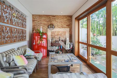 Casa à venda com 6 quartos, 450m² em Santo Amaro, São Paulo