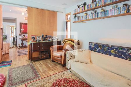 Casa à venda com 6 quartos, 450m² em Santo Amaro, São Paulo