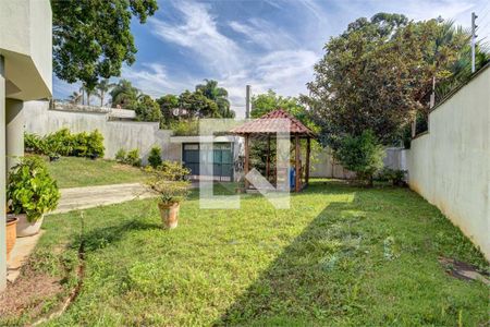 Casa à venda com 5 quartos, 672m² em Chácara Monte Alegre, São Paulo