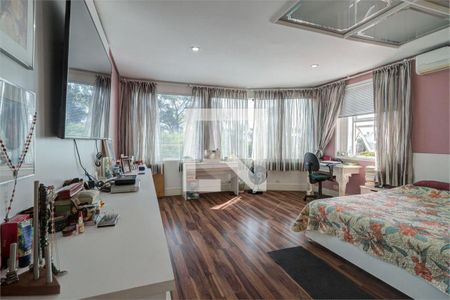 Casa à venda com 5 quartos, 672m² em Chácara Monte Alegre, São Paulo