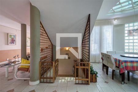 Casa à venda com 5 quartos, 672m² em Chácara Monte Alegre, São Paulo