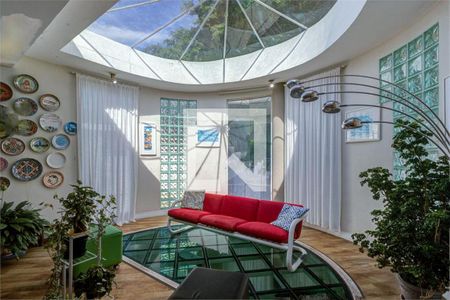 Casa à venda com 5 quartos, 672m² em Chácara Monte Alegre, São Paulo