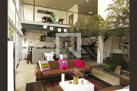 Casa à venda com 3 quartos, 270m² em Jardim Prudência, São Paulo