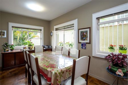 Casa à venda com 3 quartos, 164m² em Chácara Monte Alegre, São Paulo