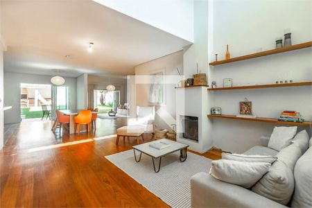 Casa à venda com 5 quartos, 292m² em Santo Amaro, São Paulo