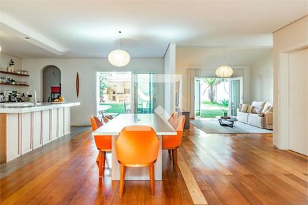 Casa à venda com 5 quartos, 292m² em Santo Amaro, São Paulo