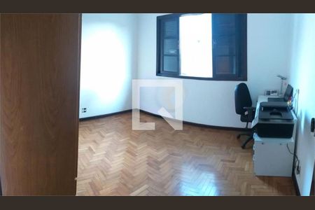 Casa à venda com 4 quartos, 209m² em Campo Grande, São Paulo