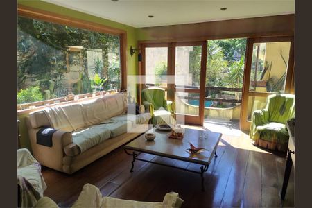 Casa à venda com 4 quartos, 500m² em Chácara Monte Alegre, São Paulo