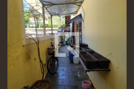 Casa à venda com 4 quartos, 500m² em Chácara Monte Alegre, São Paulo