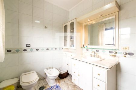 Casa à venda com 3 quartos, 270m² em Jardim Prudência, São Paulo