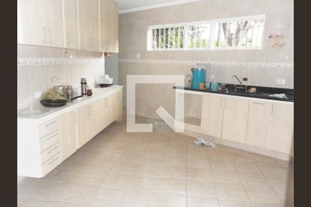 Casa à venda com 4 quartos, 255m² em Campo Grande, São Paulo