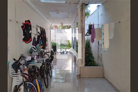 Casa à venda com 4 quartos, 212m² em Granja Julieta, São Paulo