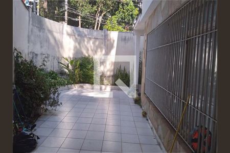 Casa à venda com 4 quartos, 212m² em Granja Julieta, São Paulo