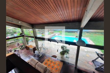 Casa à venda com 4 quartos, 450m² em Interlagos, São Paulo