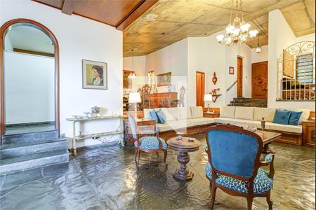 Casa à venda com 4 quartos, 369m² em Campo Belo, São Paulo