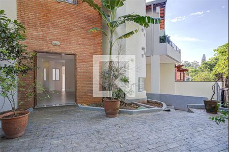 Casa à venda com 4 quartos, 246m² em Jardim Petropolis, São Paulo