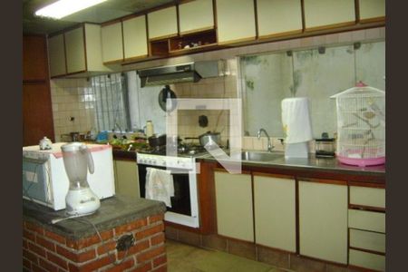 Casa à venda com 4 quartos, 335m² em Jardim Marajoara, São Paulo