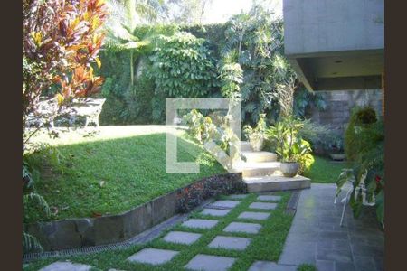 Casa à venda com 4 quartos, 335m² em Jardim Marajoara, São Paulo