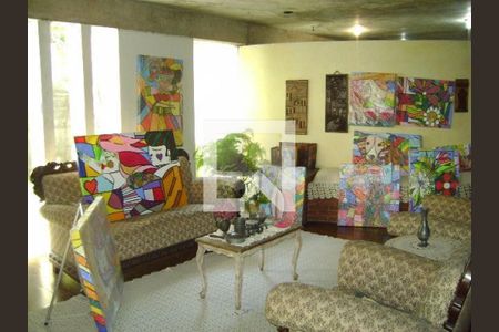 Casa à venda com 4 quartos, 335m² em Jardim Marajoara, São Paulo