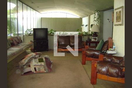 Casa à venda com 4 quartos, 335m² em Jardim Marajoara, São Paulo