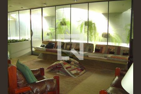 Casa à venda com 4 quartos, 335m² em Jardim Marajoara, São Paulo