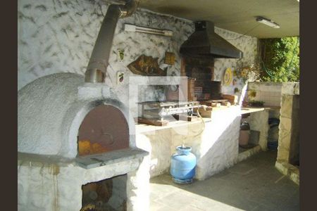 Casa à venda com 4 quartos, 335m² em Jardim Marajoara, São Paulo