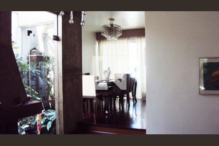 Casa à venda com 3 quartos, 250m² em Jardim Prudência, São Paulo