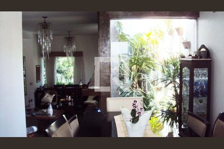 Casa à venda com 3 quartos, 250m² em Jardim Prudência, São Paulo