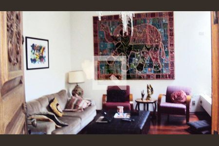 Casa à venda com 3 quartos, 250m² em Jardim Prudência, São Paulo