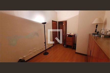 Casa à venda com 4 quartos, 120m² em Indianópolis, São Paulo