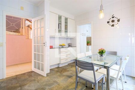 Casa à venda com 3 quartos, 442m² em Jardim dos Estados, São Paulo