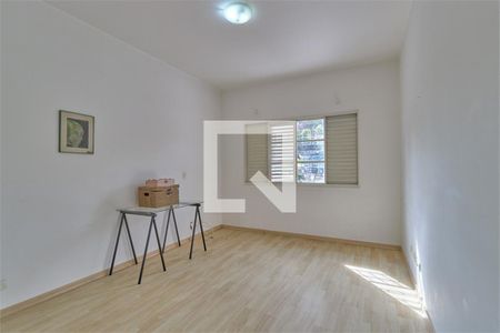 Casa à venda com 3 quartos, 157m² em Jardim Prudência, São Paulo