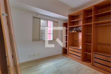 Casa à venda com 3 quartos, 157m² em Jardim Prudência, São Paulo