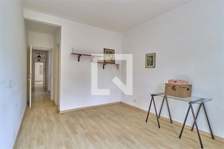 Casa à venda com 3 quartos, 157m² em Jardim Prudência, São Paulo