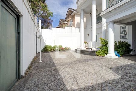 Casa à venda com 4 quartos, 356m² em Santo Amaro, São Paulo