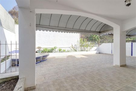 Casa à venda com 3 quartos, 261m² em Chácara Monte Alegre, São Paulo