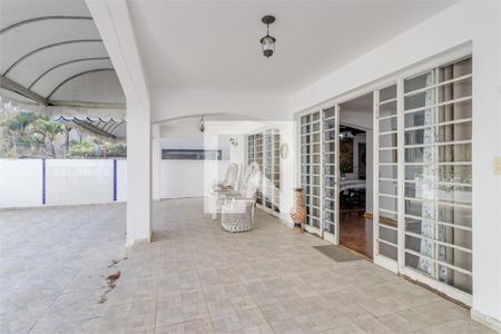 Casa à venda com 3 quartos, 261m² em Chácara Monte Alegre, São Paulo