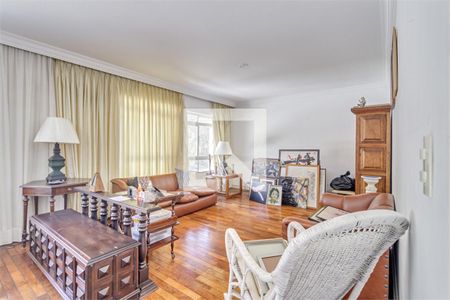 Casa à venda com 3 quartos, 261m² em Chácara Monte Alegre, São Paulo