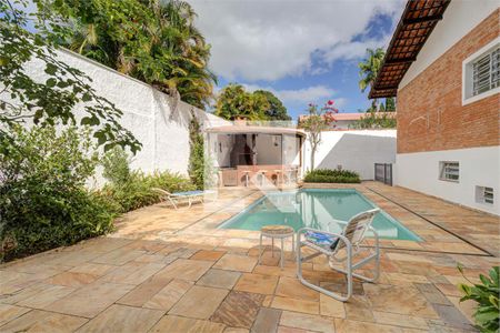 Casa à venda com 3 quartos, 450m² em Socorro, São Paulo