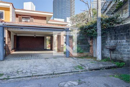 Casa à venda com 3 quartos, 204m² em Vila Cordeiro, São Paulo