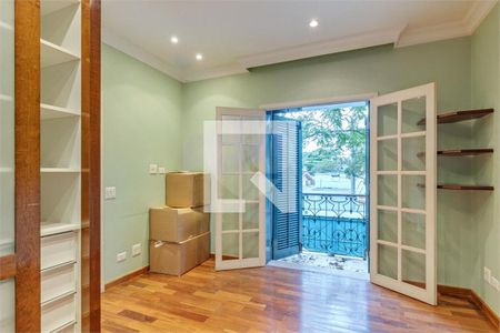 Casa à venda com 3 quartos, 261m² em Granja Julieta, São Paulo